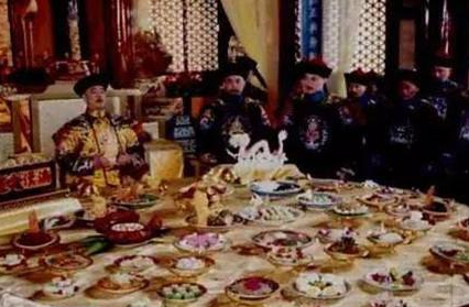 古代刺客通过饭菜如果下毒杀皇帝的话 皇帝最后会被毒死吗