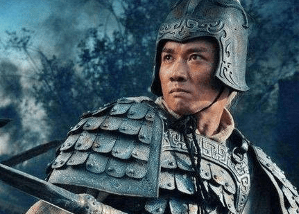 许褚是曹操手下的大将,他能打得过黄忠吗?