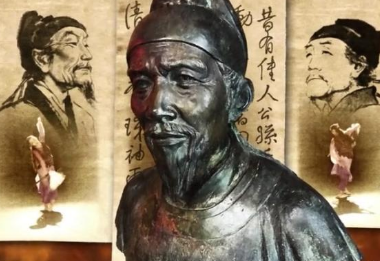 杜甫对一位诗人十分钦佩与盛赞，这人是谁呢