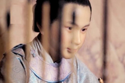 杜甫对一位诗人十分钦佩与盛赞，这人是谁呢