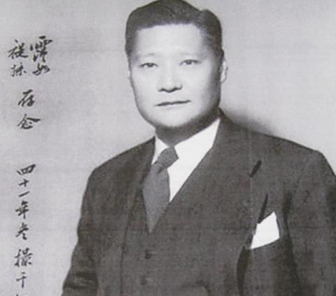 新月书店是叶公超创办的吗