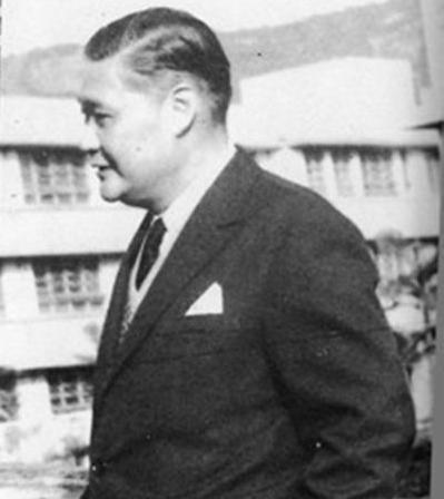 新月书店是叶公超创办的吗