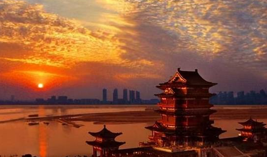 历史上滕王阁是谁建的