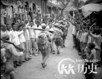 游击队智取浙东马奇诺：烧碉堡逼伪军
