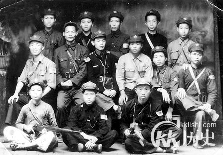 游击队智取浙东马奇诺：烧碉堡逼伪军
