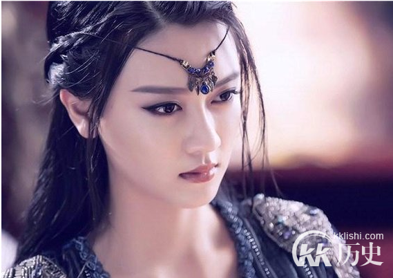 幻城月神是谁 月神在剧中的身份是什么