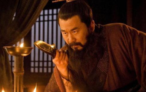 赤壁大战诸葛亮周瑜用尽天时地利大胜曹军!有一位老将功不可没却不被提起!