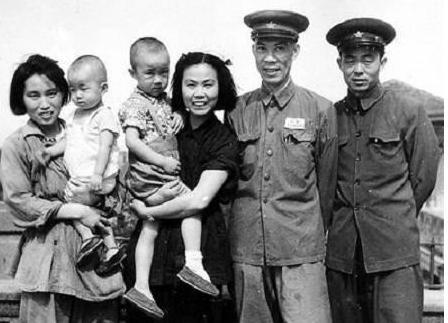 彭富九的妻子是谁