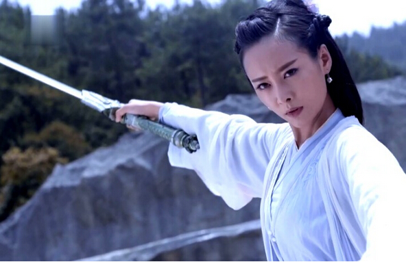 花千骨仙剑大会上小骨获得第几名 输给霓漫天了吗？