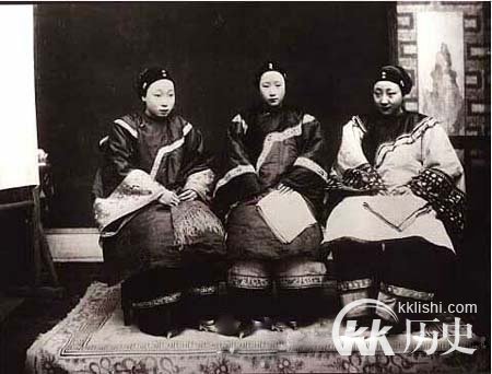 中国古代女子缠足的历史:清末恐怖的女人缠足照