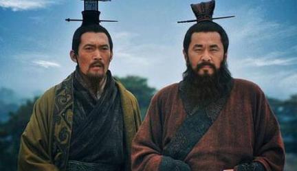 为何很多人洗白曹操，诋毁刘备