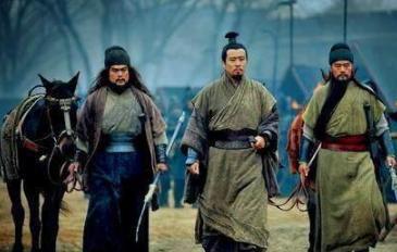 为何很多人洗白曹操，诋毁刘备