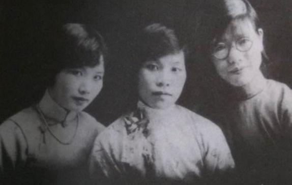 她是与林徽因齐名的才女庐隐,最后为省钱难产而死