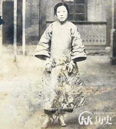 新中国成立后毛泽东特赦的女首匪是谁？