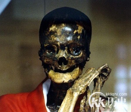 12个全球最可怕的仪式 把自己变成木乃伊