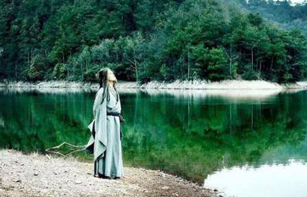 古人在投河自杀之前 古人为何要把鞋子放在岸边