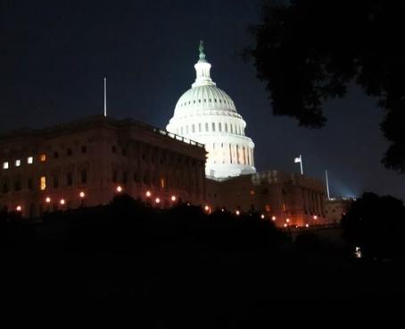 美国国会大厦的建筑结构是什么样的 历史上沿革是发展起来的