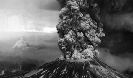 法国火山喷发 历史上今天什么地方火山喷发