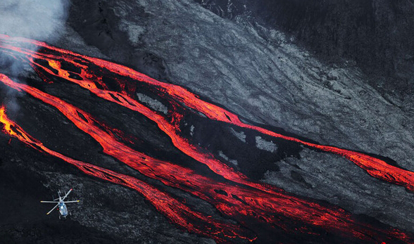 法国火山喷发 历史上今天什么地方火山喷发