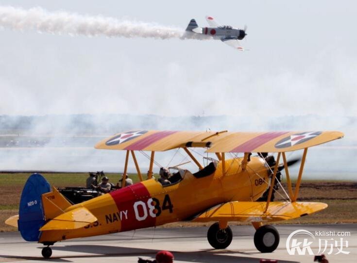 铭记历史:美国休斯敦航空展再现“偷袭珍珠港”