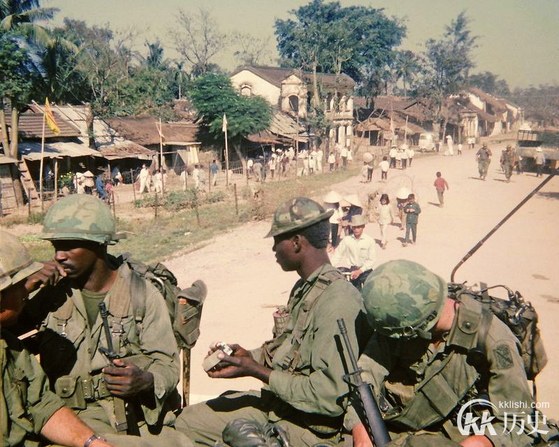 中越战争期间解放军叛徒驾机叛逃越南的下场
