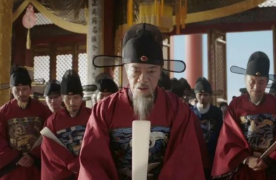 与之前的宰相机构相比，明代的内阁存在哪些弱点