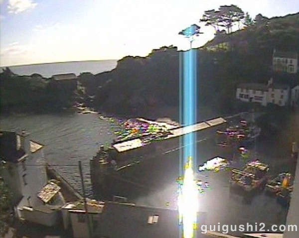 英国男子拍到神秘光束