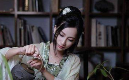 潘皇后的儿子继承了位置，为何自己下场却很惨呢