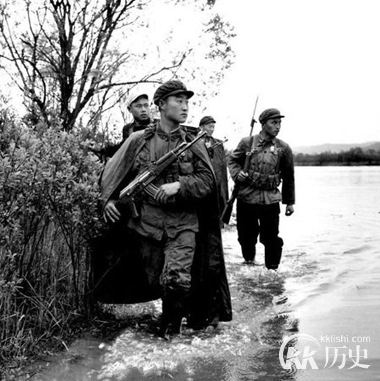 70年苏联大军压境：引发我国全民动员练兵
