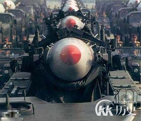 亿万国人泪奔！中国核弹元勋死后惊人一幕
