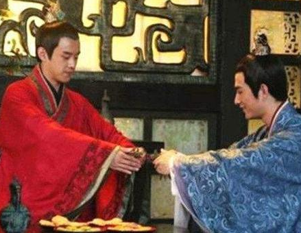 窦太后希望梁王登上皇位 窦太后为何对这个儿子如此偏爱