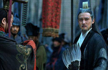 诸葛亮为何只伐魏国,而不打东吴呢?