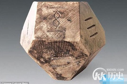 考古最新发现：2300年前古墓中现古代桌游失传千年