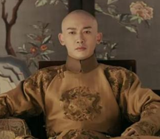 历史上秦始皇的龙袍为何是黑色而不是黄色的