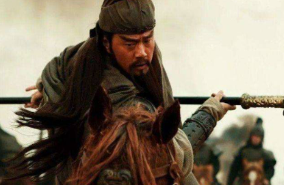 关羽并没有和华雄交过手，为何能确定斩杀他呢