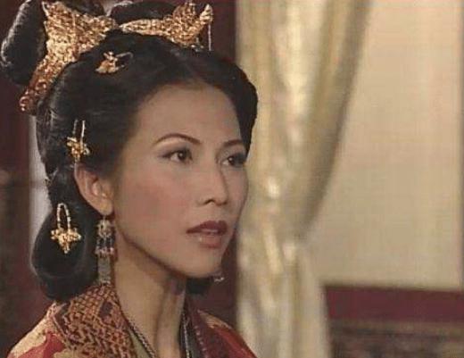 郑阿春本是寡妇再嫁成夫人，死后被追封太后