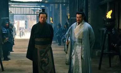 三国中刘备哭36次得江山，曹操做此三糗事成霸主！