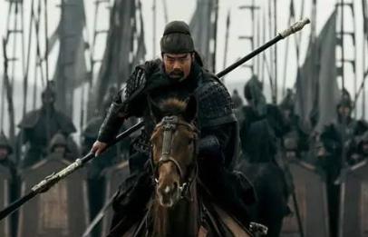 三国中刘备哭36次得江山，曹操做此三糗事成霸主！