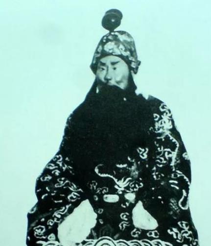 揭秘：“花衫”行当主要创始人余紫云的身世之谜