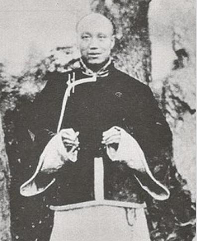 揭秘：“花衫”行当主要创始人余紫云的身世之谜