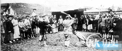 英国人目睹晚晴刑场：刽子手砍下脑袋不眨眼