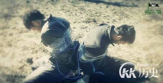 IS恐怖分子使用炸药残杀俘虏 画面残忍至极（组图）