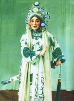 尚小云的尚派艺术：艺术特点及舞台艺术介绍