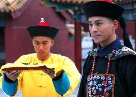 和珅真正的靠山是乾隆吗 他若不死,嘉庆就动不了他