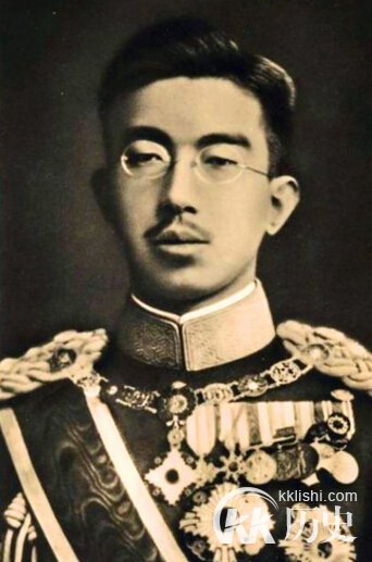 二战日本战败后裕仁天皇为何没退位
