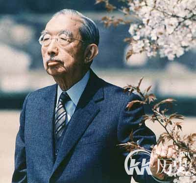 二战日本战败后裕仁天皇为何没退位

