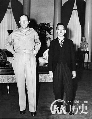 二战日本战败后裕仁天皇为何没退位
