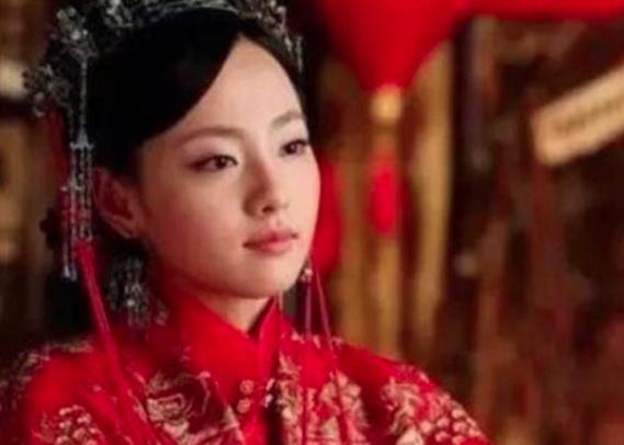 历史上最幸运的陪嫁丫鬟,女主人病逝后自己成了皇后