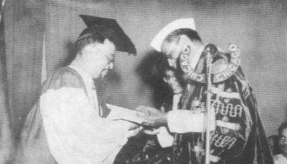 冯友兰:中国当代著名哲学家、教育家