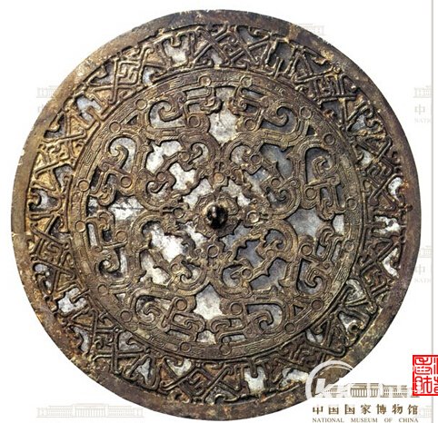 简述春秋战国时期青铜器的发展及特征